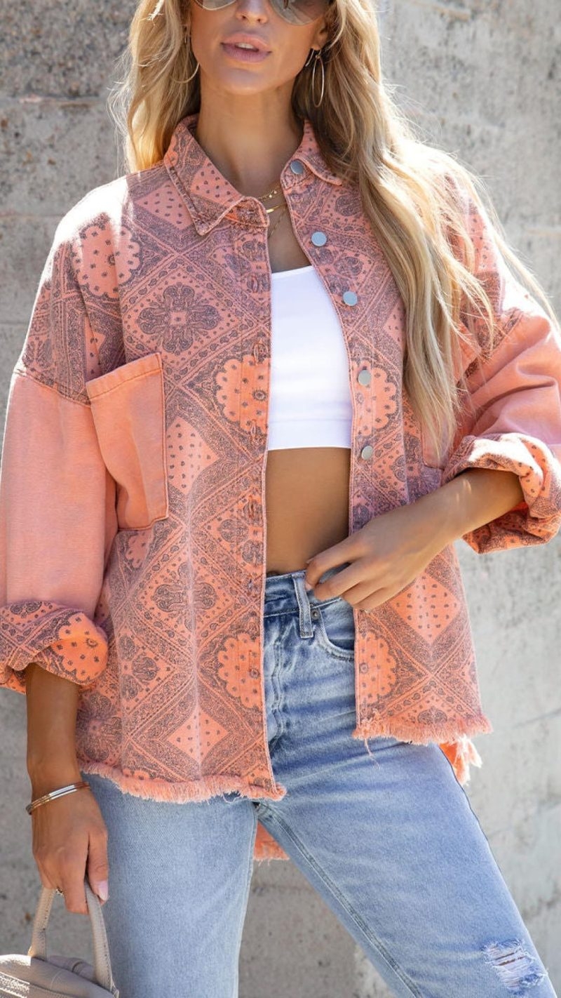 Toperth Pink Geometric Print Pocketed Ripped Shirt Jacket – Toperth