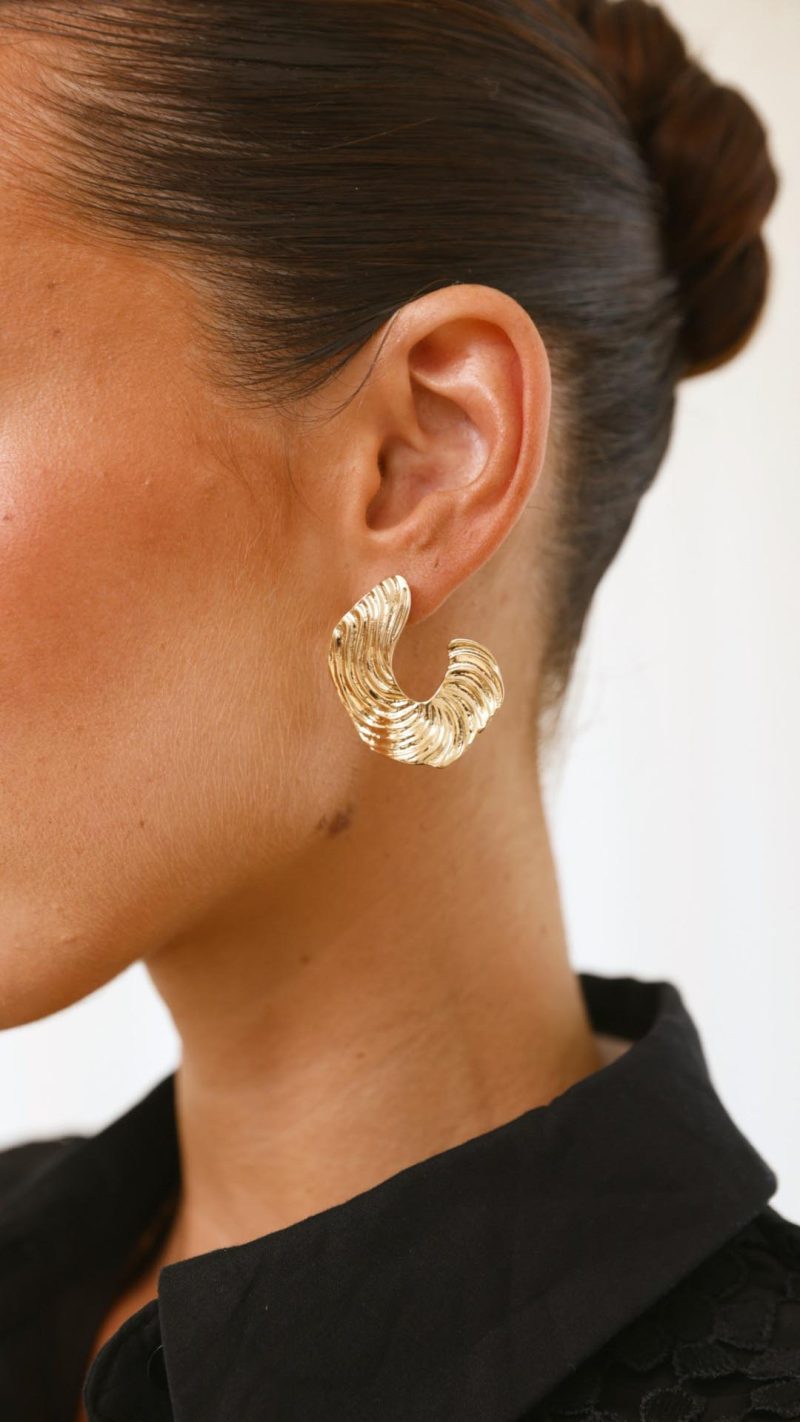 Toperth Gold Wavy Textured Earrings – Toperth