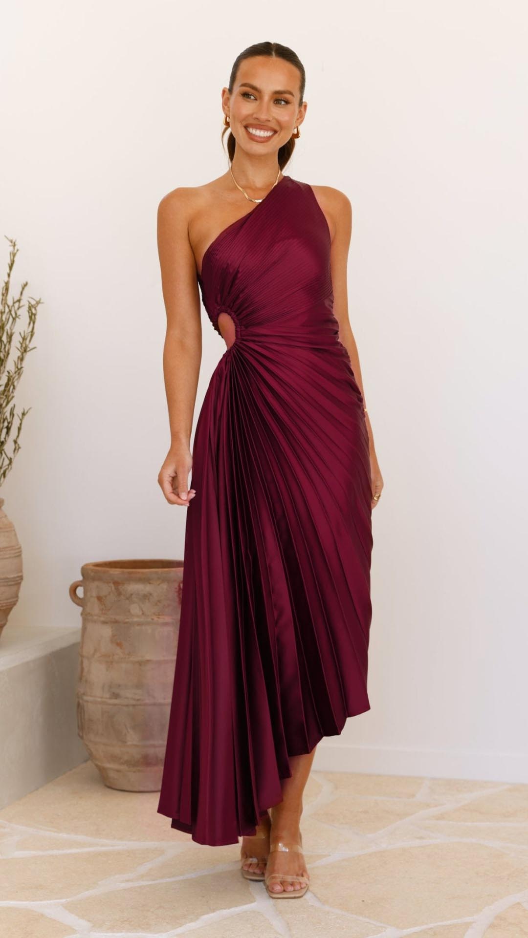 TH-02652 (1) Toperth Burgundy Pleated One-Shoulder Maxi Dress – Toperth