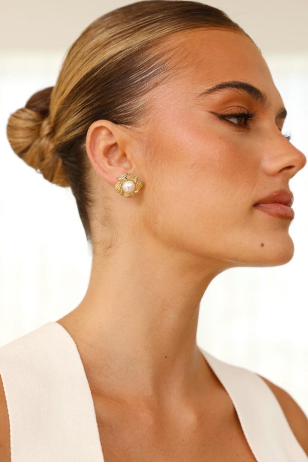 Toperth Gold/Pearl Textured Rim Stud Earrings