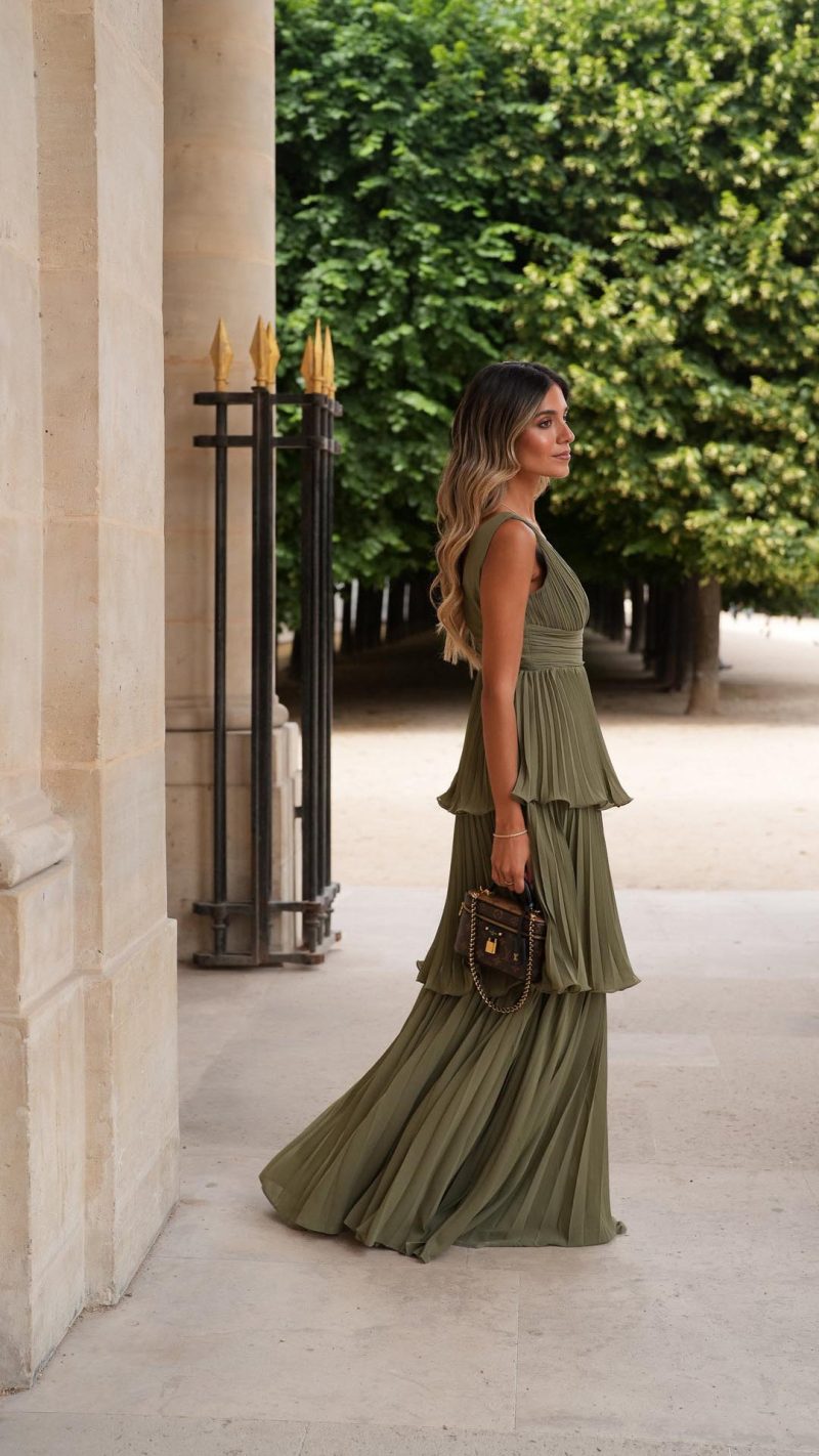 VERDE OLIVA Tiered Ruched V-Neck Maxi Dress