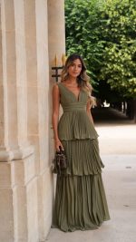 VERDE OLIVA Tiered Ruched V-Neck Maxi Dress