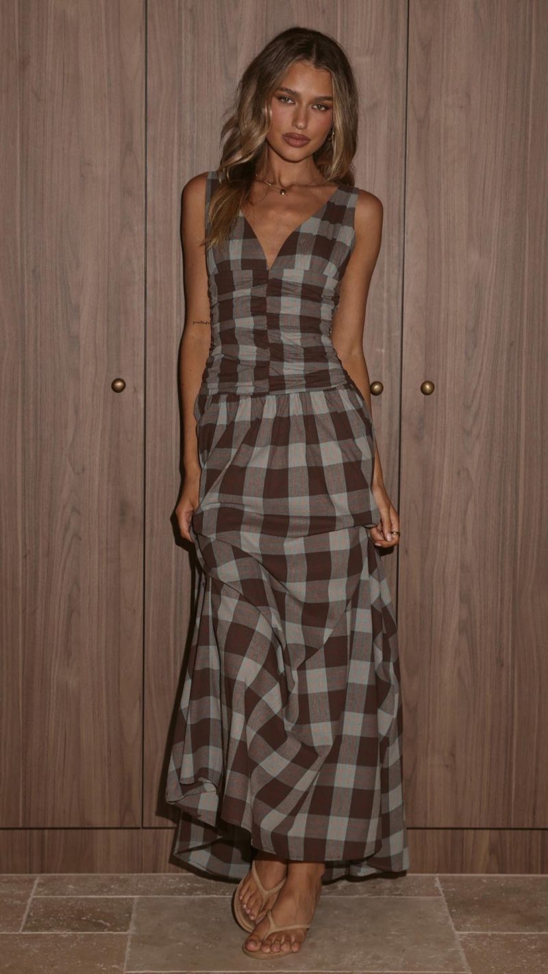 Chocolate Check Ruched V-Neck V-Back A-Line Maxi Dress