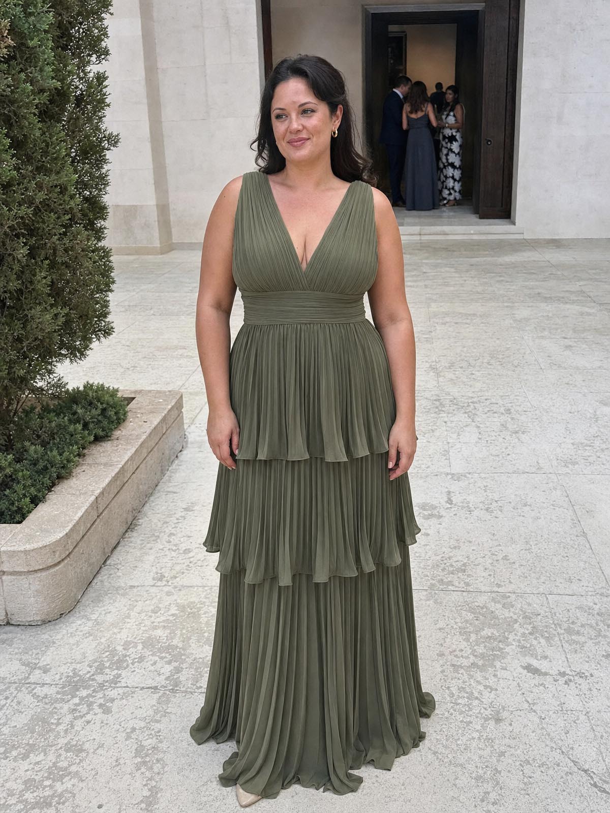 Kliknite za prikaz preko cijelog zaslona Customer review image for Toperth Olive Tiered Ruched V-Neck Maxi Dress