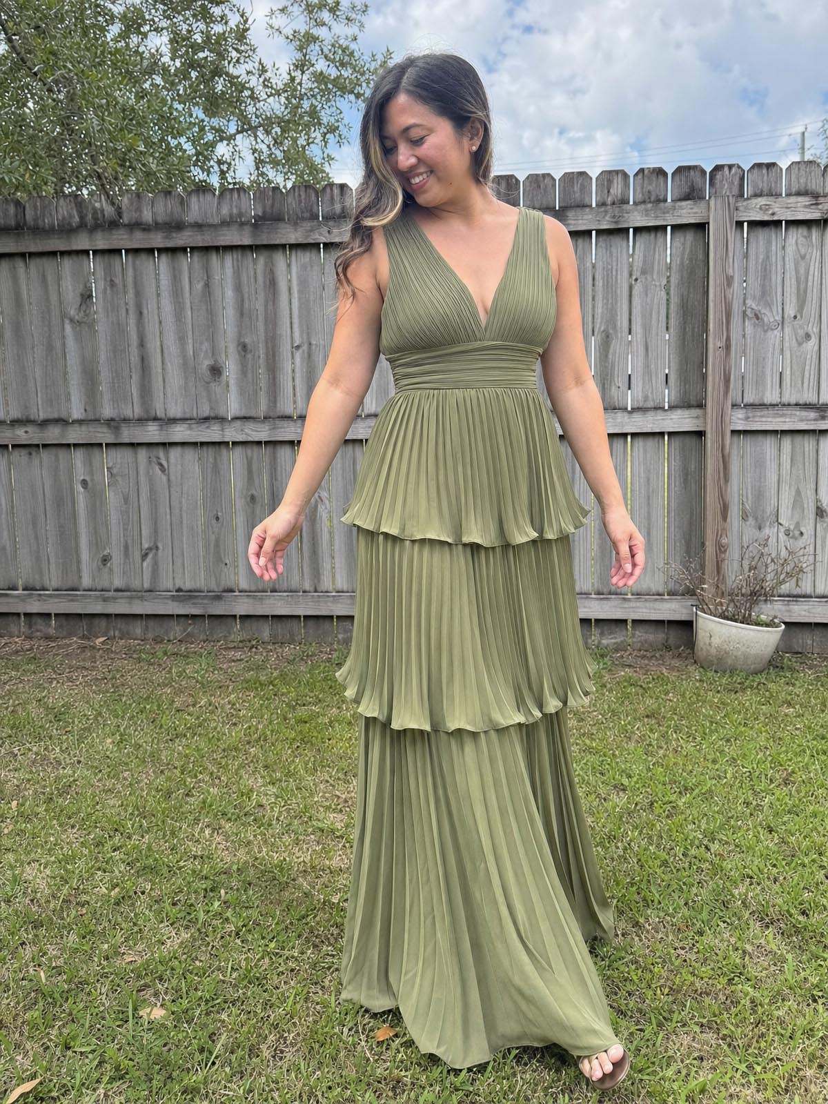 Kliknite za prikaz preko cijelog zaslona Customer review image for Toperth Olive Tiered Ruched V-Neck Maxi Dress
