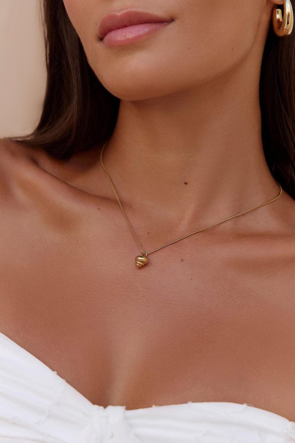 Gold Corn Shell Pendant Snake Chain Necklace